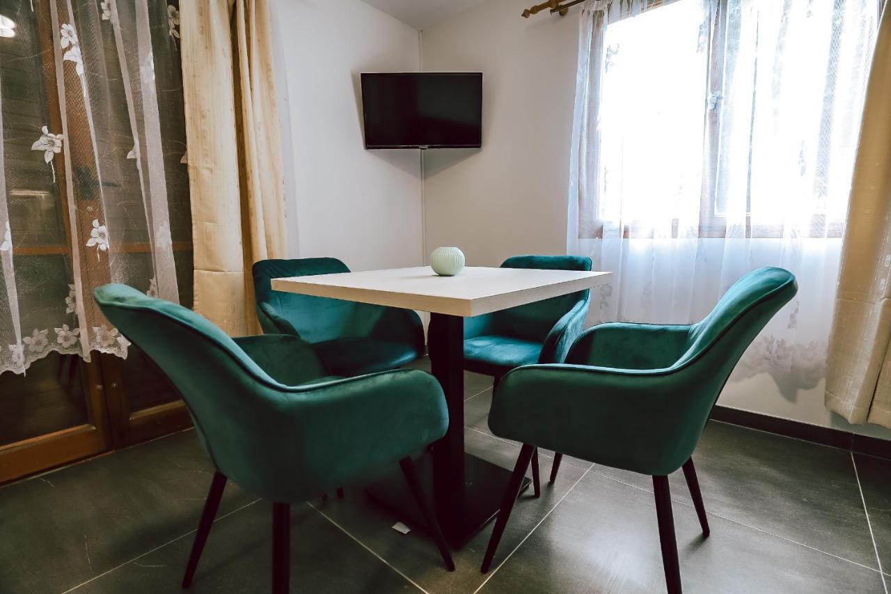 Chaty A Apartmany Hracholusky Kemp Kosatka Pnovany 외부 사진